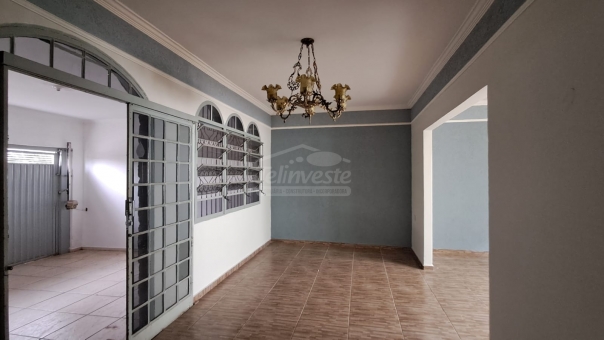 CASA - PROXIMO A CAPELA DA PENHA