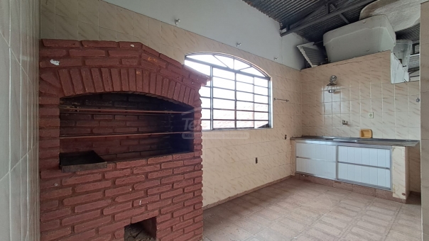 CASA - PROXIMO A CAPELA DA PENHA