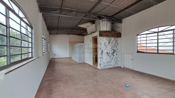 CASA - PROXIMO A CAPELA DA PENHA