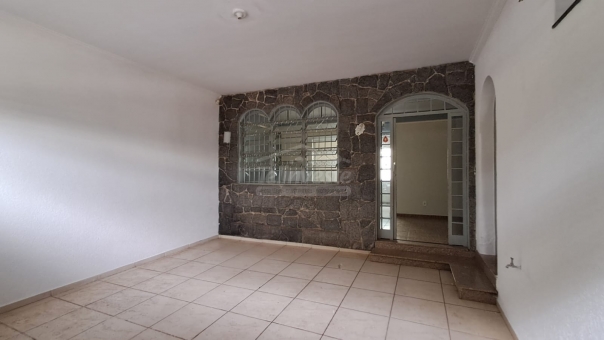 CASA - PROXIMO A CAPELA DA PENHA
