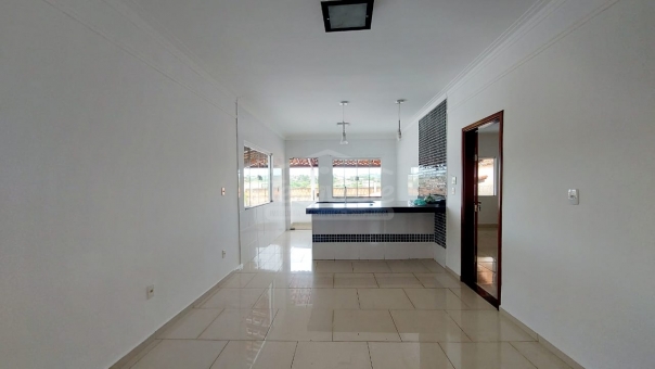 CASA NO BAIRRO POLIVALENTE 