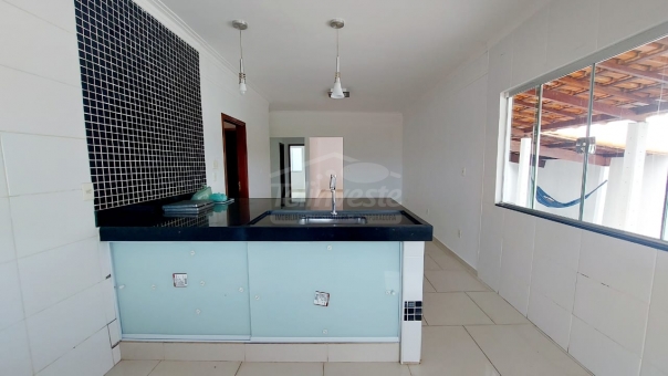 CASA NO BAIRRO POLIVALENTE 