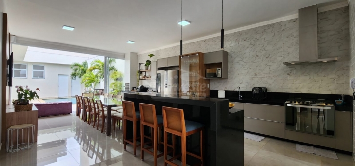 Casa  - Condom&iacute;nio Monte Belo