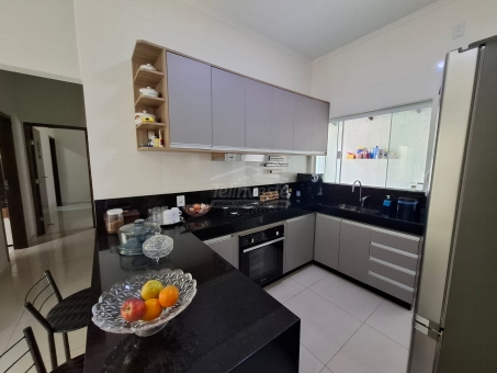 CASA NO ALTO DOS NOBRES