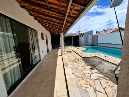 CASA NO JARDIM CIDADE