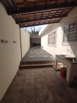 CASA NO BAIRRO ELDORADO