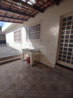 CASA NO BAIRRO ELDORADO