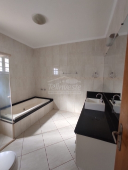 CASA NO BAIRRO ELDORADO