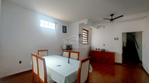 CASA NO BAIRRO CANDEIAS PROXIMO A AV DA MODA 