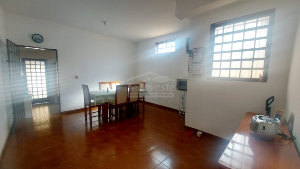 CASA NO BAIRRO CANDEIAS PROXIMO A AV DA MODA 