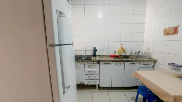 CASA NO BAIRRO CANDEIAS PROXIMO A AV DA MODA 