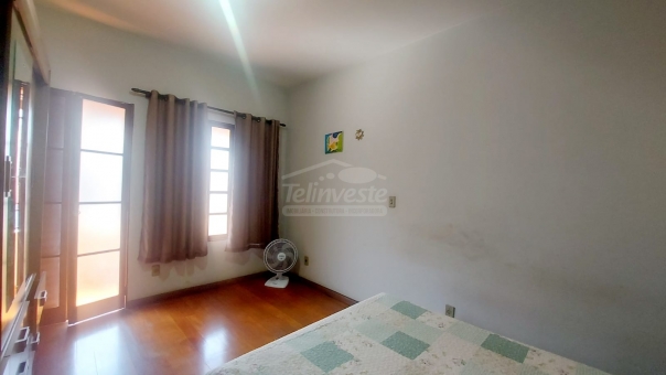 CASA NO BAIRRO CANDEIAS PROXIMO A AV DA MODA 