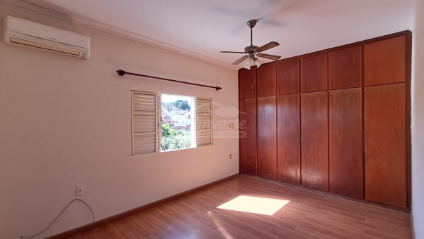 EXCELENTE CASA - PROXIMO A BOIADEIROS