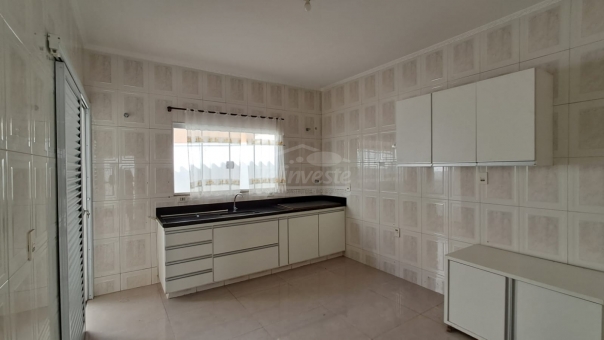 EXCELENTE CASA - PROXIMO A BOIADEIROS