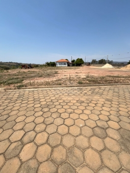 EXCELENTE LOTE A VENDA - CONDOM&Iacute;NIO MORADAS DA SERRA 