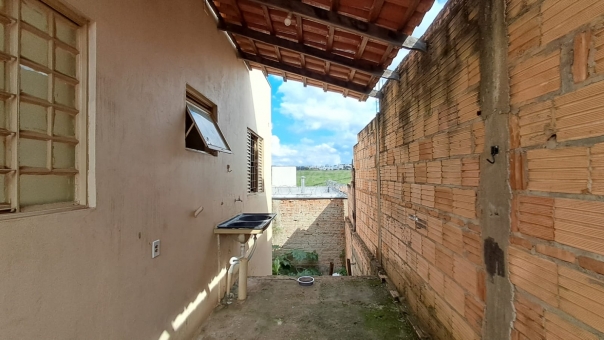 CASA - PARQUE DAS AROEIRAS 