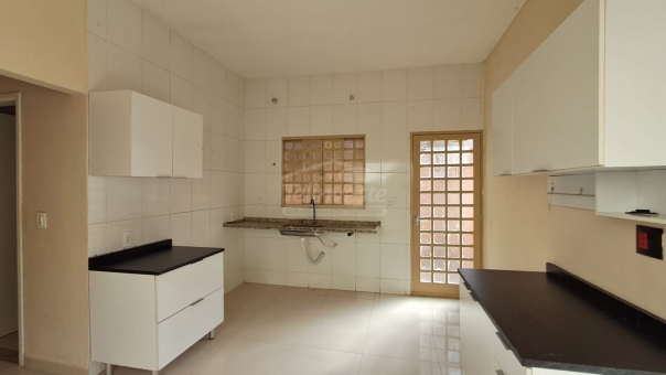 CASA - PARQUE DAS AROEIRAS 