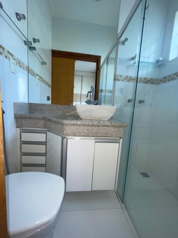 CASA NO MUARAMA AO LADO DA AVENIDA DA MODA 