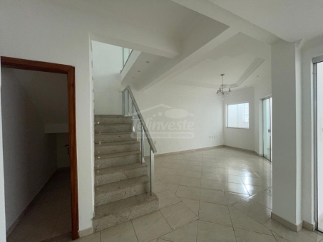 CASA NO MUARAMA AO LADO DA AVENIDA DA MODA 