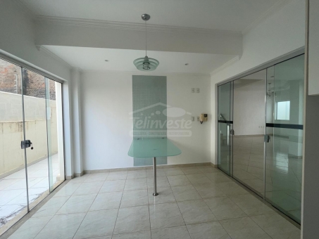 CASA NO MUARAMA AO LADO DA AVENIDA DA MODA 