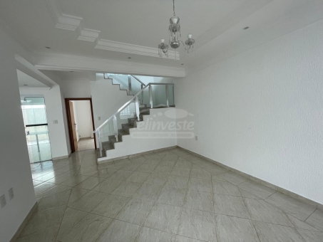 CASA NO MUARAMA AO LADO DA AVENIDA DA MODA 
