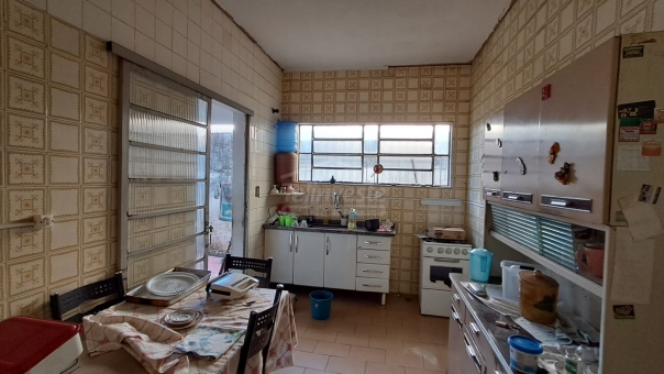 EXCELENTE CASA COMERCIAL - CENTRO 
