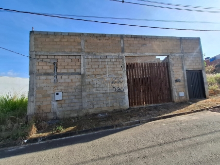 BARRAC&Atilde;O E CASA NO GL&Oacute;RIA