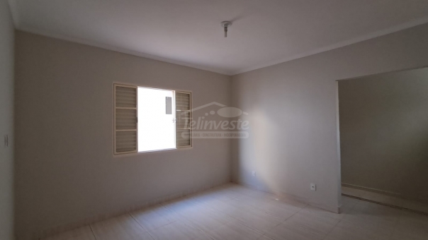 EXCELENTE CASA - JARDIM DOS PINHEIROS