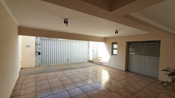 CASA EXCELENTE LOCALIZA&Ccedil;&Atilde;O NO CENTRO