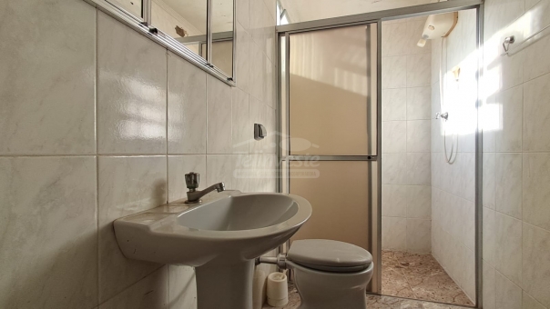 CASA EXCELENTE LOCALIZA&Ccedil;&Atilde;O NO CENTRO