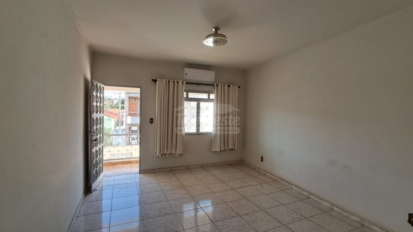 CASA EXCELENTE LOCALIZA&Ccedil;&Atilde;O NO CENTRO