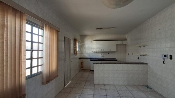 CASA EXCELENTE LOCALIZA&Ccedil;&Atilde;O NO CENTRO