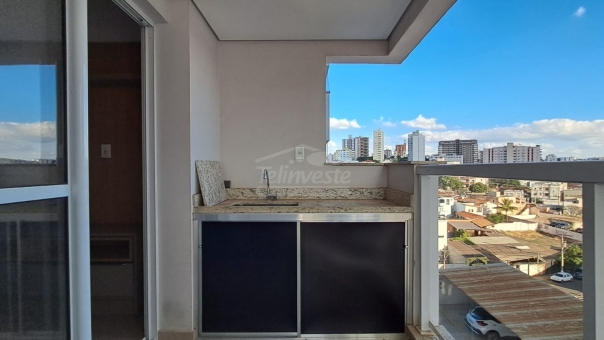 APARTAMENTO NA AVENIDA DA MODA (SANTA CASA) 