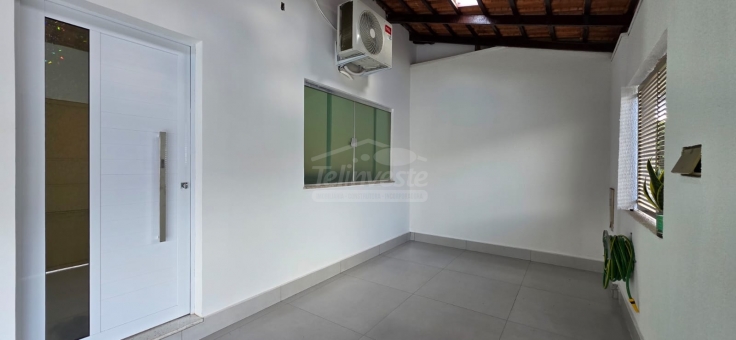 CASA RESIDENCIAL A VENDA - NOVO MUNDO