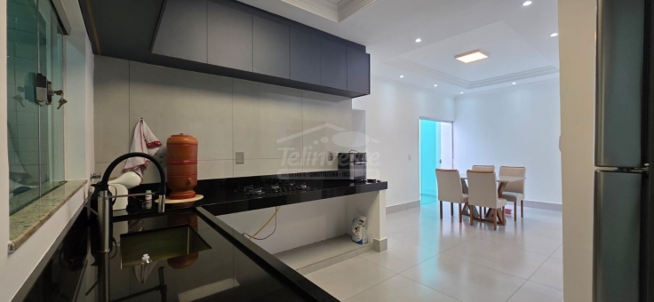 CASA RESIDENCIAL A VENDA - NOVO MUNDO