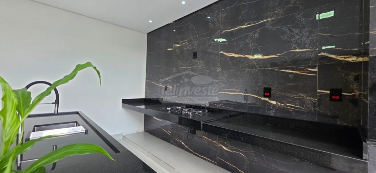 CASA RESIDENCIAL A VENDA - NOVO MUNDO