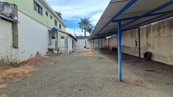 EXCELENTE PONTO COMERCIAL - LOTE