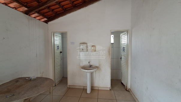 EXCELENTE PONTO COMERCIAL - LOTE