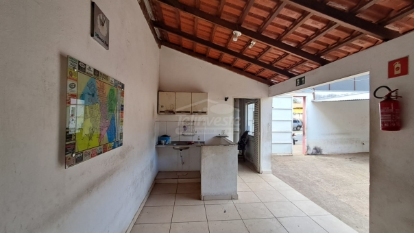 EXCELENTE PONTO COMERCIAL - LOTE