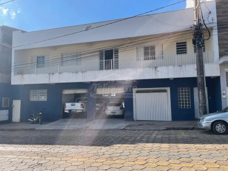 COMODO COMERCIAL E APARTAMENTO A VENDA 