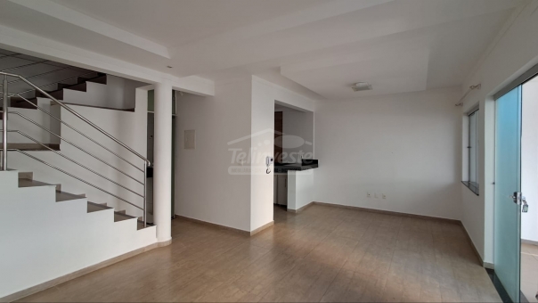 EXCELENTE CASA - VILA RICA COM PISCINA