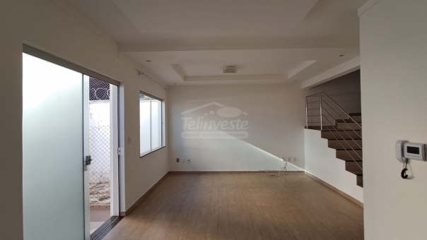 EXCELENTE CASA - VILA RICA COM PISCINA