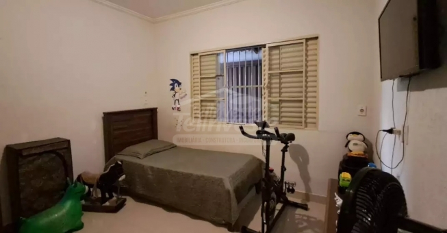 CASA A VENDA - JARDIM POLIVALENTE 