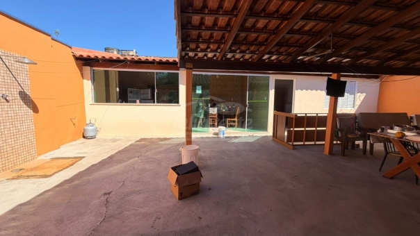 Casa a Venda - Av Buenos Aires