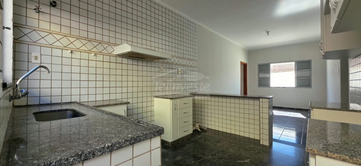 CASA A VENDA - NOVO MUNDO