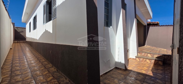 CASA A VENDA - NOVO MUNDO