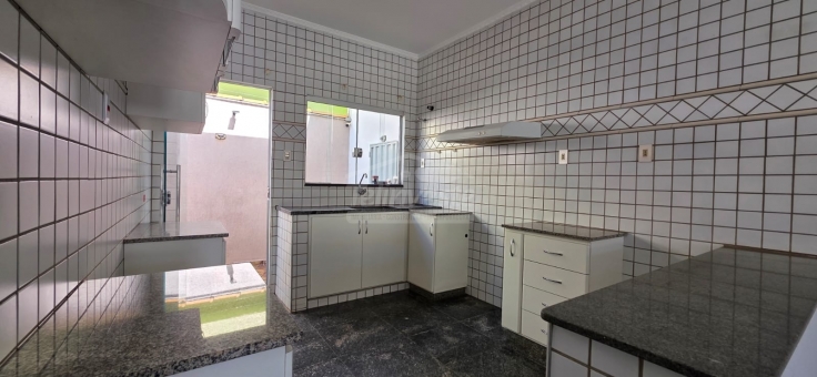CASA A VENDA - NOVO MUNDO