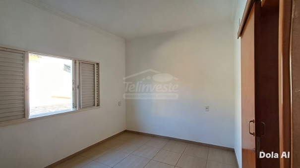 CASA COM PISCINA - JARDIM PANORAMA