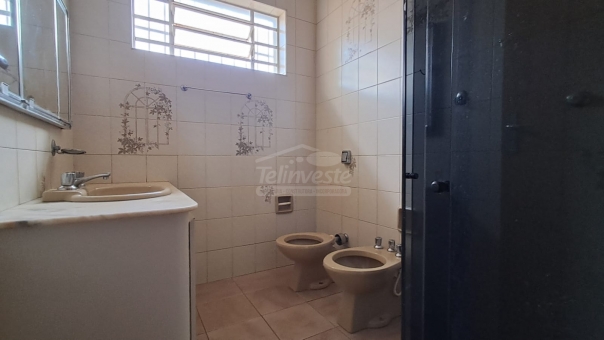 CASA COM PISCINA - MUARAMA