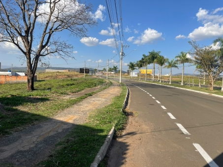 TERRENO NA AVENIDA DOS EXPEDICION&Aacute;RIOS MIRANTE DO VALE 